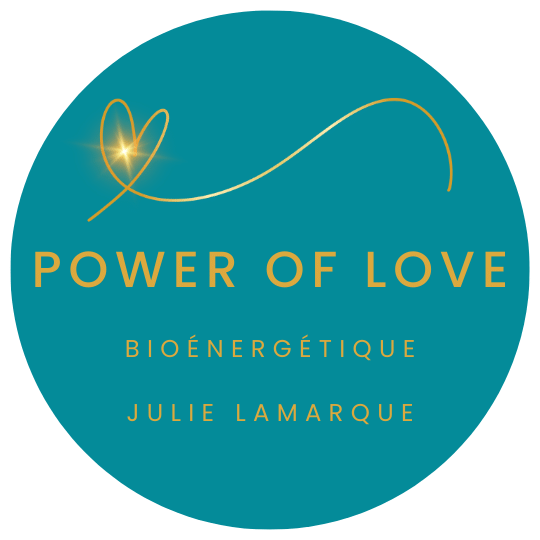 Un logo représentant un cœur stylisé avec les mots “Power of love ", " bioénergétique",et "Julie Lamarque"